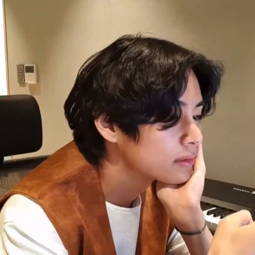 😐 Стикер «Tae-Hyung» для Telegram