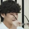 Стикер 18 Taehyung