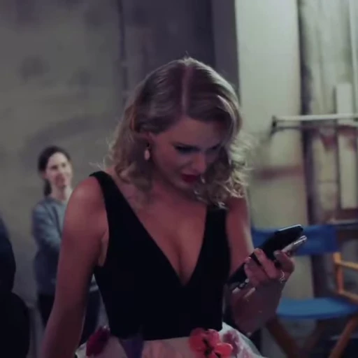 😐 Стикер «Taylor Swift» для Telegram