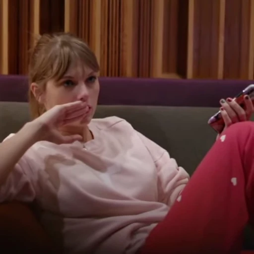 😐 Стикер «Taylor Swift» для Telegram