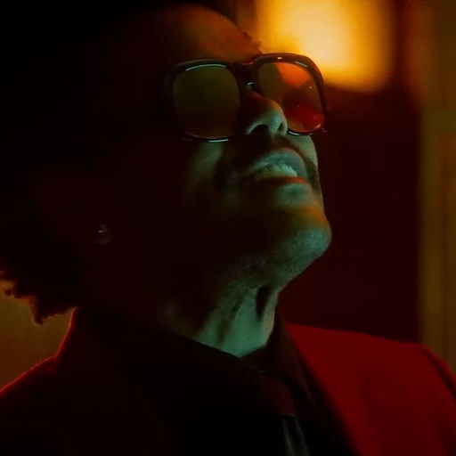 😤 Стикер «The Weeknd Blinding Lights» для Telegram