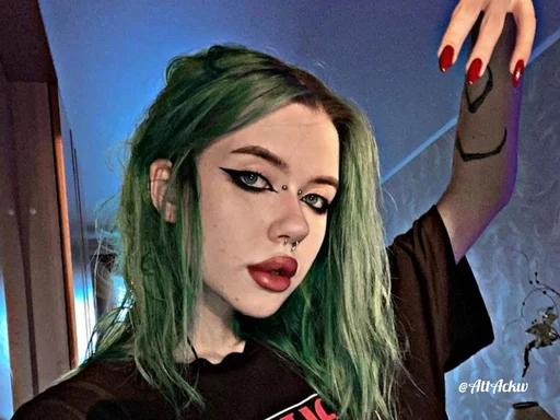🥑 Стикер «Thirteen Att Ackw» для Telegram