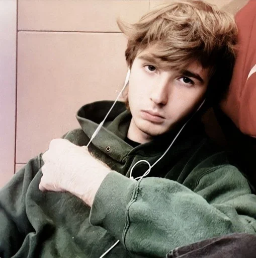 😞 Стикер «Thomas Raggi» для Telegram