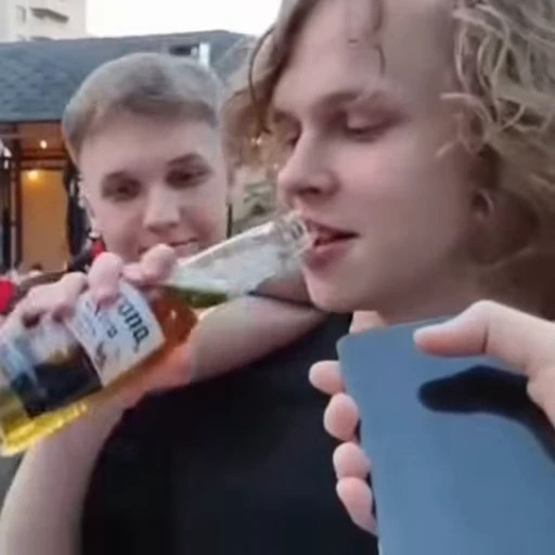 🍻 Стикер «dyrachyo» для Telegram