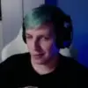 Стикер 31 🤯💋💋🫂🙄💃