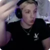 Стикер 23 🤯💋💋🫂🙄💃