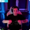Стикер 9 🤯💋💋🫂🙄💃