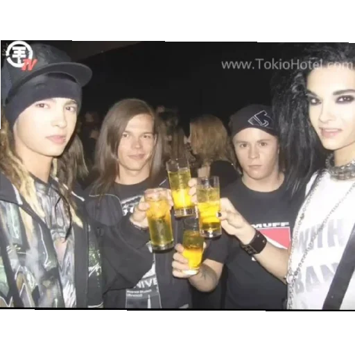 🍻 Стикер «Tokio hotel» для Telegram