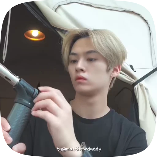🧊 Стикер «Lee Know» для Telegram