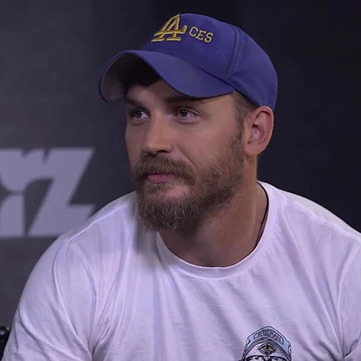 😐 Стикер «Tom Hardy» для Telegram