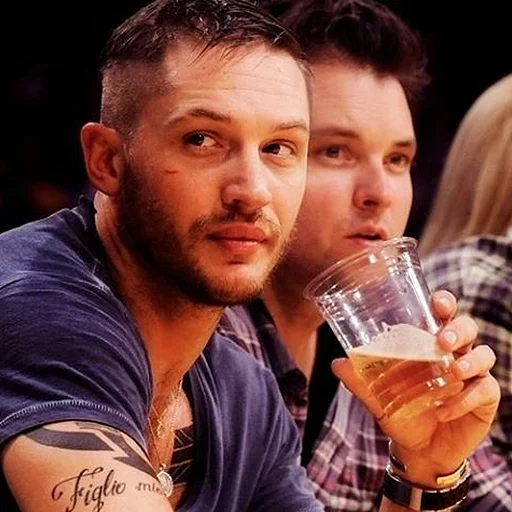 😒 Стикер «Tom Hardy» для Telegram