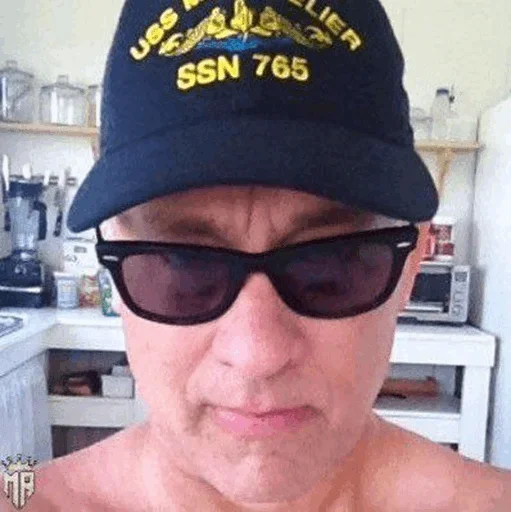 🕶 Стикер «Tom Hanks» для Telegram