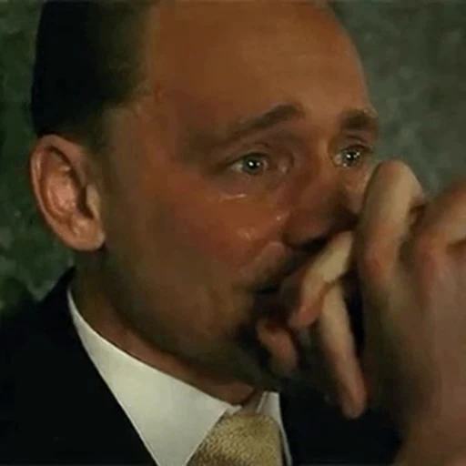 😭 Стикер «Tom Hiddleston Том Хиддлстон» для Telegram
