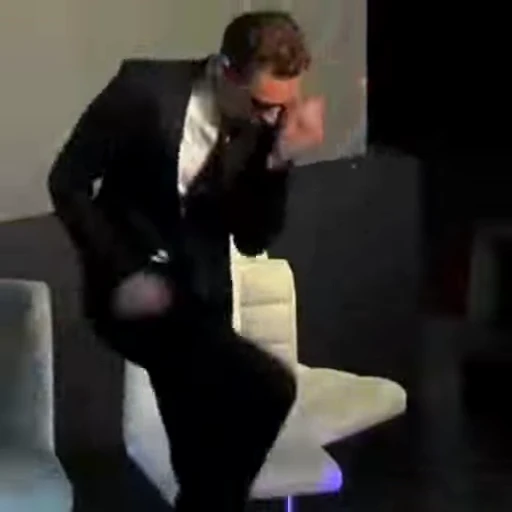 🕺 Стикер «Tom Hiddleston Том Хиддлстон» для Telegram