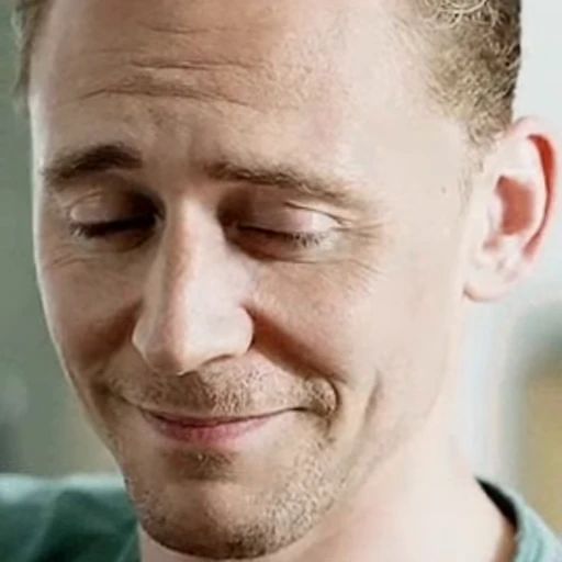 😇 Стикер «Tom Hiddleston Том Хиддлстон» для Telegram