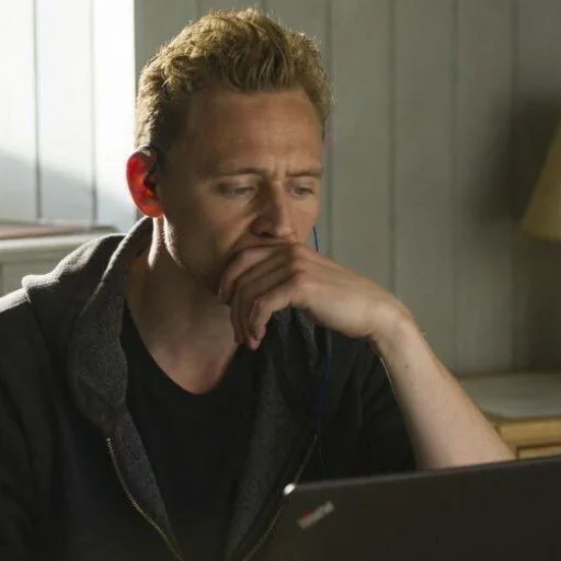 🧊 Стикер «Tom Hiddleston» для Telegram