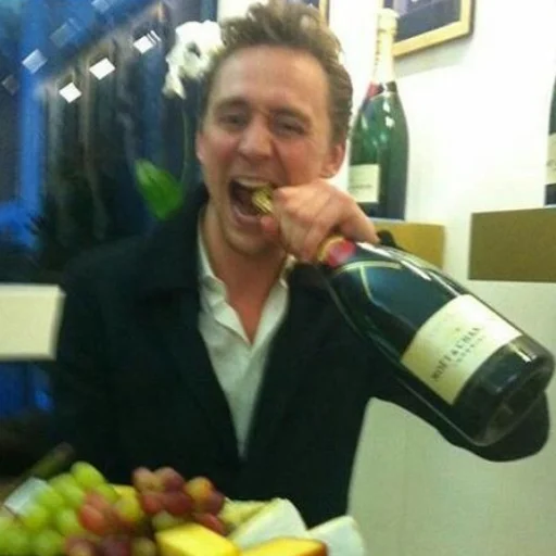 🧊 Стикер «Tom Hiddleston» для Telegram