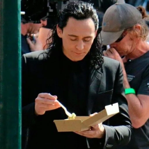 🧊 Стикер «Tom Hiddleston» для Telegram