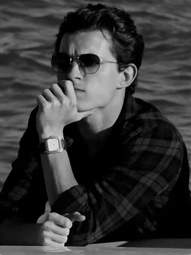 🕸 Стикер «Tom Holland BW» для Telegram