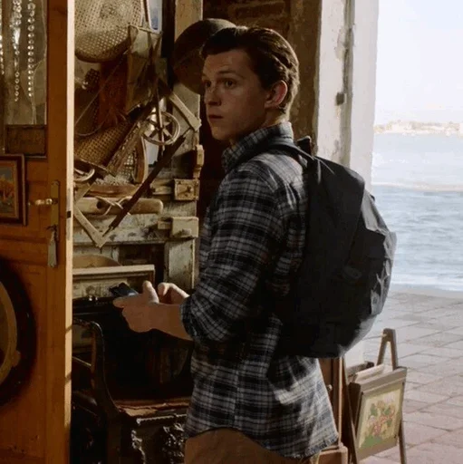 🕸 Стикер «Tom Holland Far Frome Home» для Telegram
