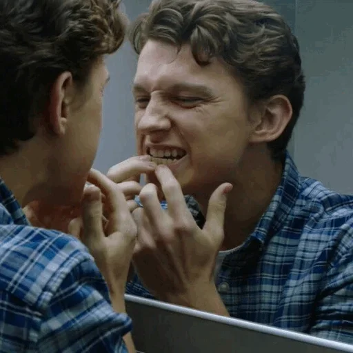🕸 Стикер «Tom Holland Far Frome Home» для Telegram