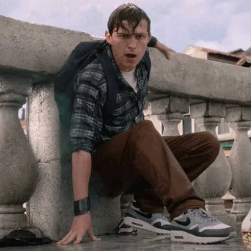 🕸 Стикер «Tom Holland Far Frome Home» для Telegram