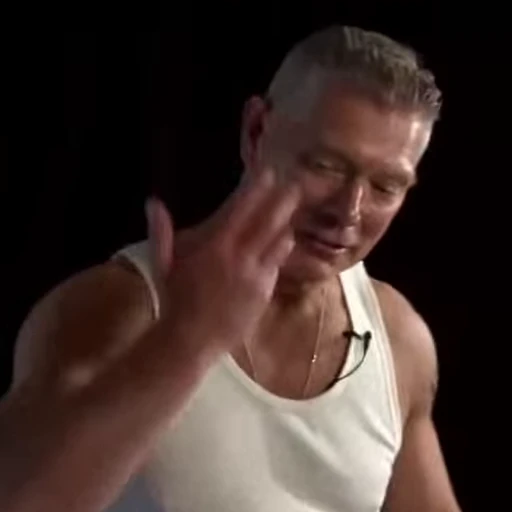 😁 Стикер «Stephen Lang» для Telegram