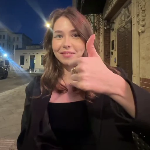 👍 Стикер «Карина Шпак» для Telegram