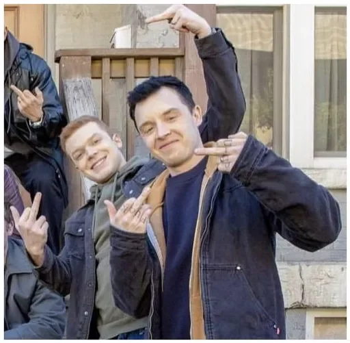 🖕 Стикер «Gallovich the only love» для Telegram