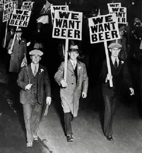 🍺 Стикер «Trash bin» для Telegram