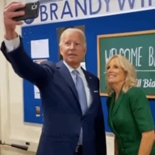 🤳 Стикер «Trump & Biden» для Telegram