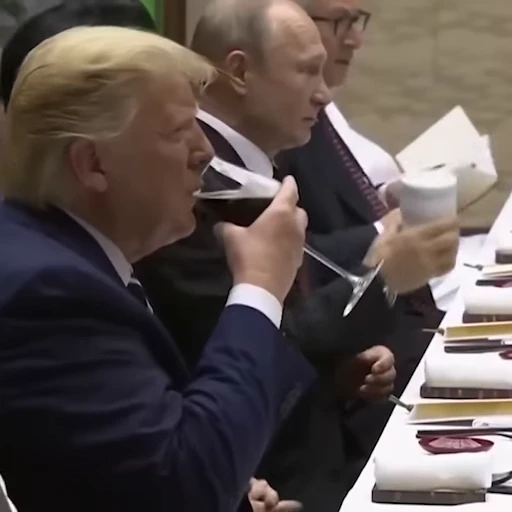 🍷 Стикер «Trump & Biden» для Telegram