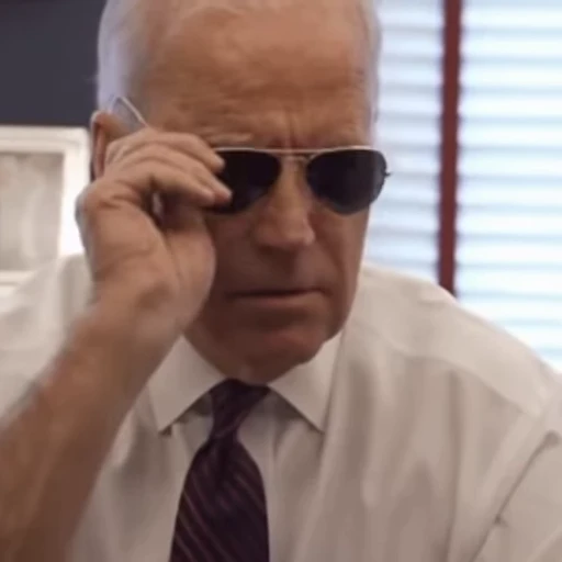 😎 Стикер «Trump & Biden» для Telegram