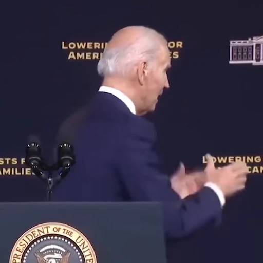 ⁉️ Стикер «Trump & Biden» для Telegram