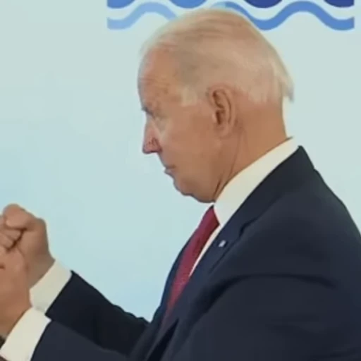 ✊ Стикер «Trump & Biden» для Telegram