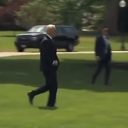 🏃‍♂ Стикер «Trump & Biden» для Telegram