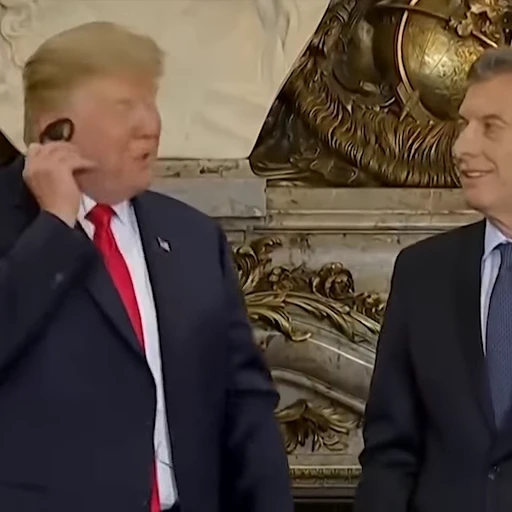 🎧 Стикер «Trump & Biden» для Telegram