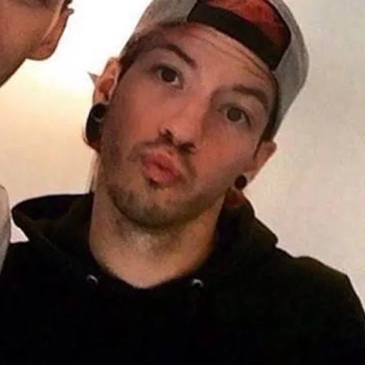 😘 Стикер «Twenty One Pilots» для Telegram