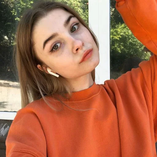 🥴 Стикер «Уфф, Чики» для Telegram