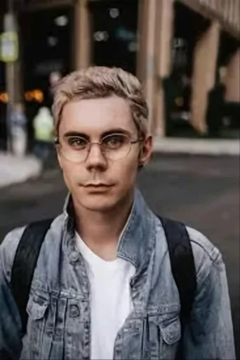 🤩 Стикер «Умный человек» для Telegram