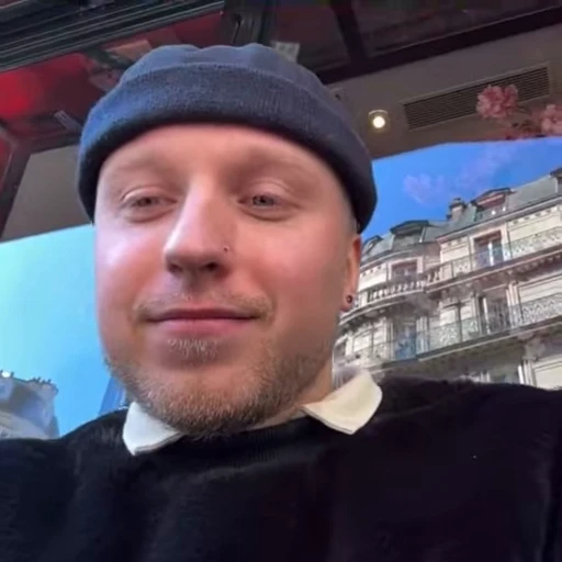 🌟 Стикер «whispmire» для Telegram
