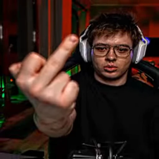 🖕 Стикер «danger lyoha» для Telegram