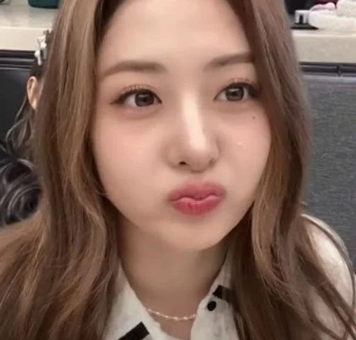 🐍 Стикер «yunjin» для Telegram