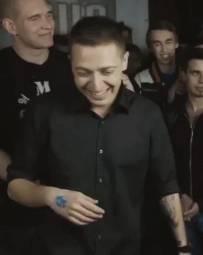 😂 Стикер «Versus» для Telegram