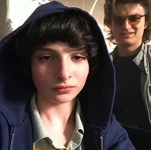 😐 Стикер «Very strange things» для Telegram