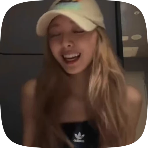 💋 Стикер «Yuna Itzy» для Telegram