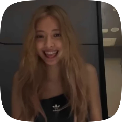 💋 Стикер «Yuna Itzy» для Telegram