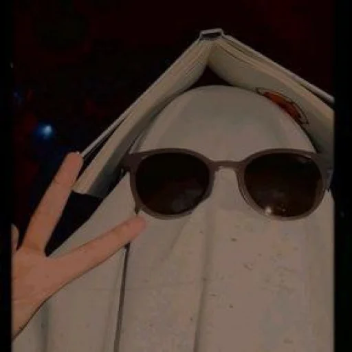 ✌️ Стикер «Vimbing ghost» для Telegram