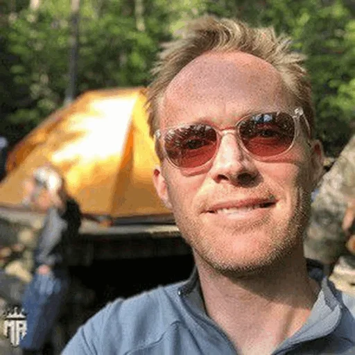 📺 Стикер «Vision Paul Bettany» для Telegram