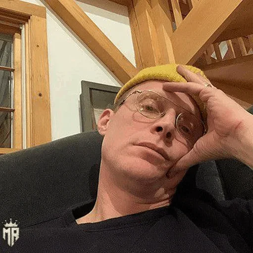 📺 Стикер «Vision Paul Bettany» для Telegram